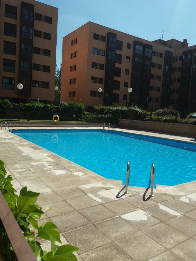 Apartamentos Pirra - Aeropuerto Ifema * Madrid